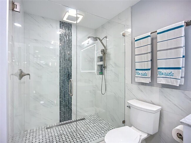 Building Photo - 6531 Santiago Ct