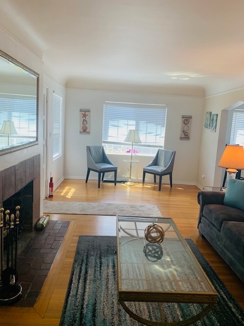 Living-room - 5914 S Carver St
