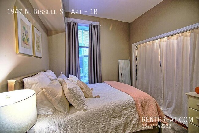 Building Photo - 1947 N Bissell St