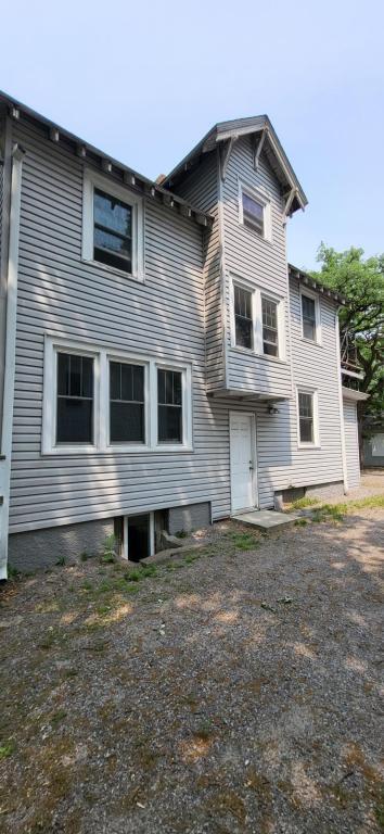 Building Photo - 812 6th Ave S