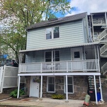 Building Photo - 44 Ridge St