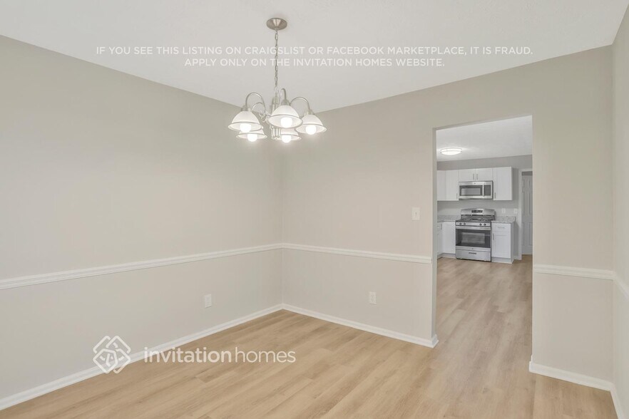 Building Photo - 5231 Mainstreet Park Dr