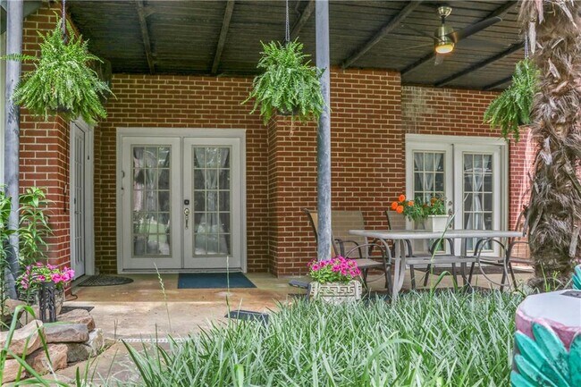 Primary Photo - 5647 Queensborough Dr