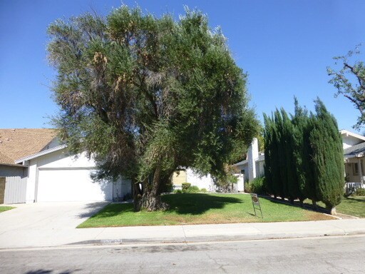 Primary Photo - Tempo Tract Community 3 Bedroom Rental Hom...