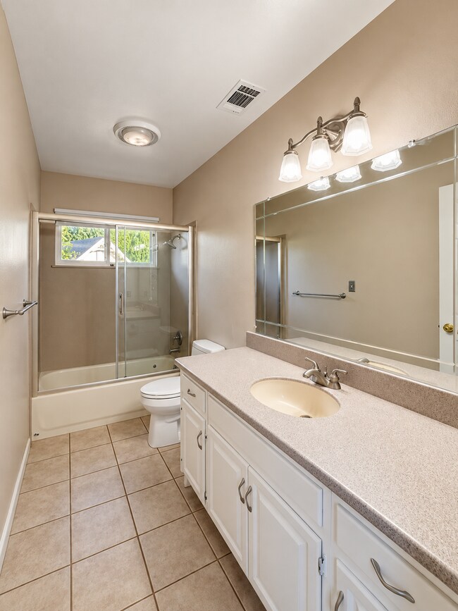 Building Photo - 4610 Chateau Park Ct
