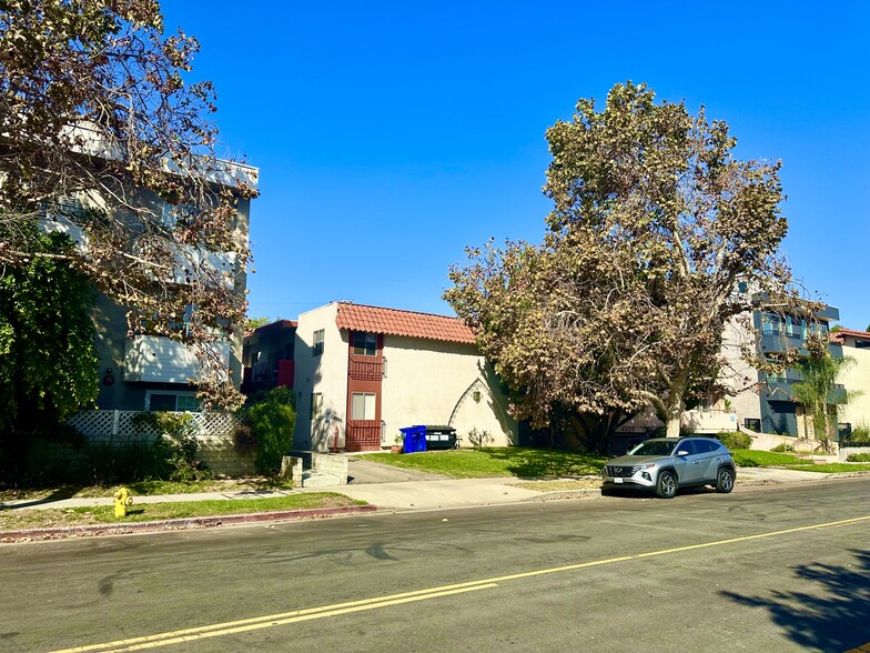 Building Photo - 4325 Dixie Canyon Ave