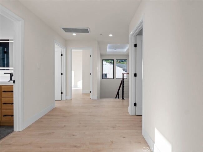 Building Photo - 3810 Locke Ave