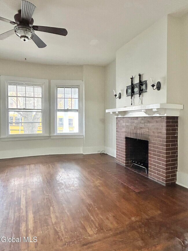 Building Photo - 1204 19th St