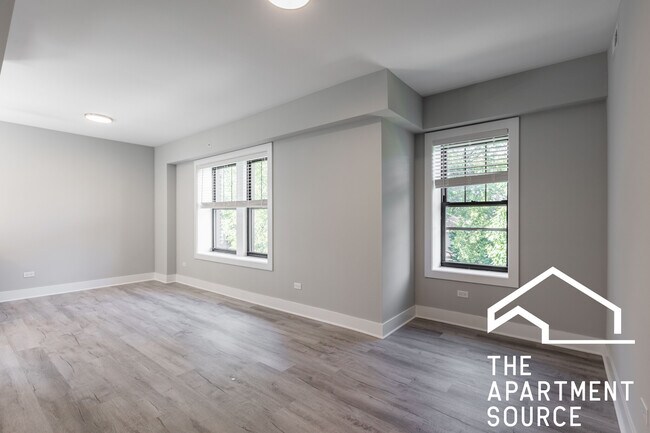 Building Photo - 1133 Oak Ave
