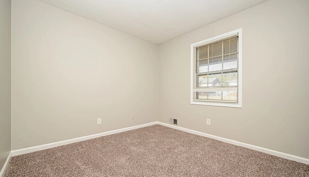 Building Photo - 6324 Amberly Rd