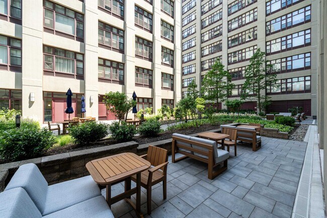 Building Photo - 1500 Hudson St