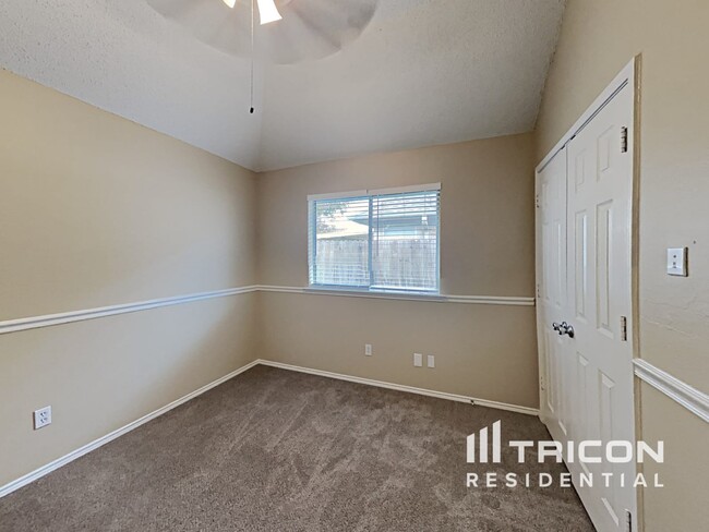 Building Photo - 7721 Pear Tree Ln
