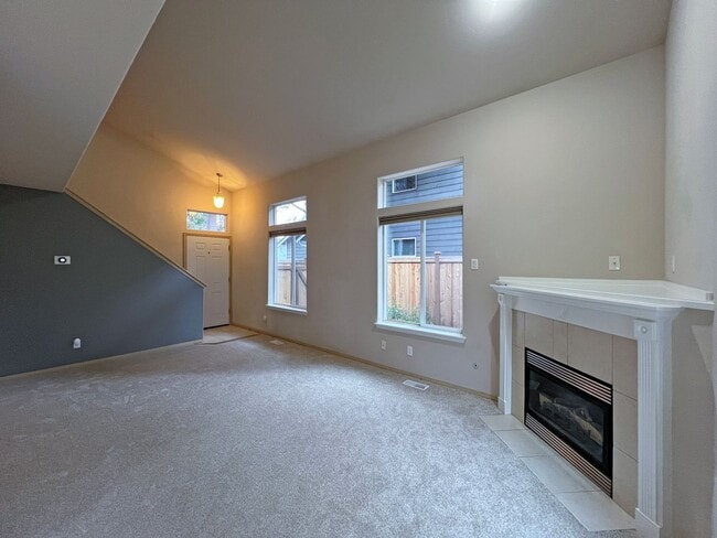 Building Photo - 3 Bedroom  2 Bath Home in Desirable Maple Valley