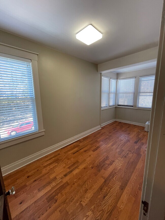 Sunroom - 266 Bodmann Ave