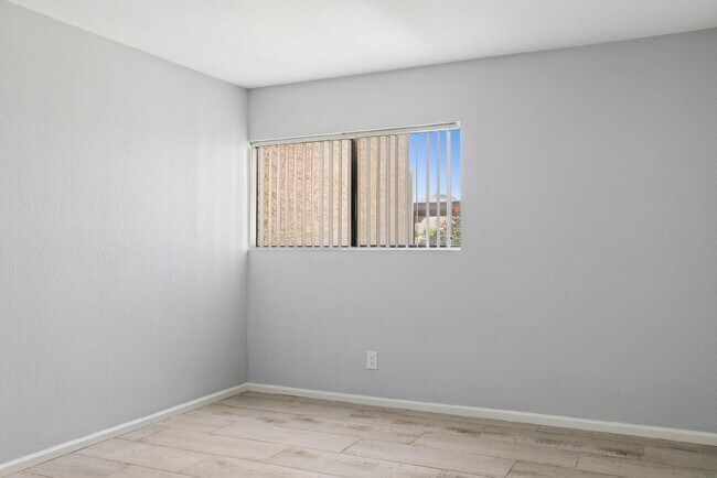 Building Photo - 6480 N 82nd St
