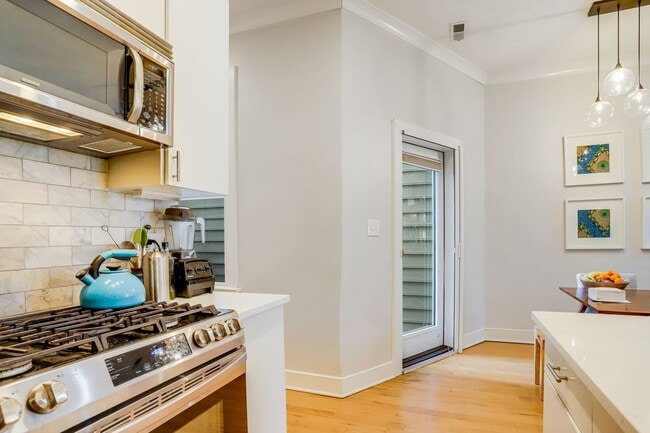 Building Photo - Live Bright in Shaw: Your Perfect One-Bedroom Awaits