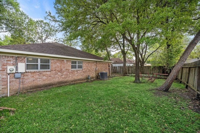 Building Photo - 12110 Nova Dr