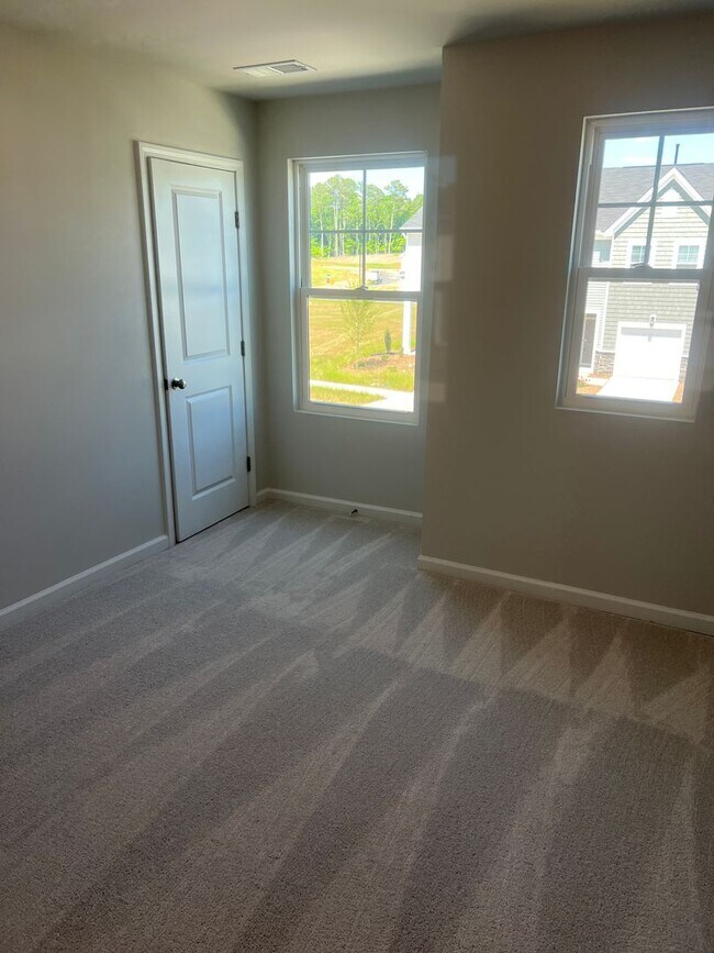 Building Photo - **3 Bed, 2.5 Bath Home for Rent @ Triple Crown in Durham**
