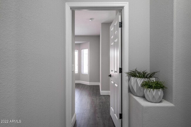 Building Photo - 3649 S Loback Ln