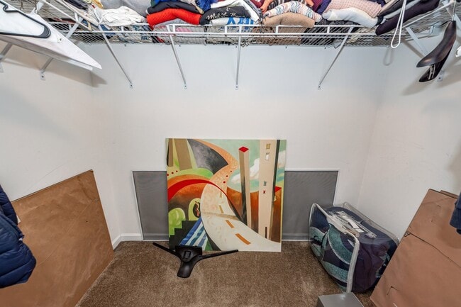 Building Photo - 7988 Shadow Oak Dr