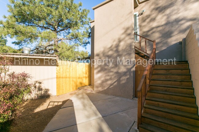 Building Photo - 1800 Glorieta St NE