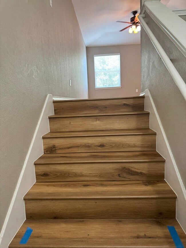 Building Photo - 10115 Colt Crossing