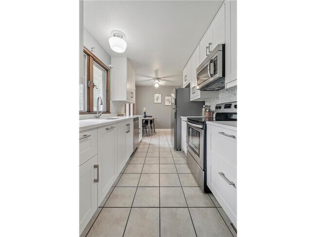 Building Photo - 4212 Princeton Ave