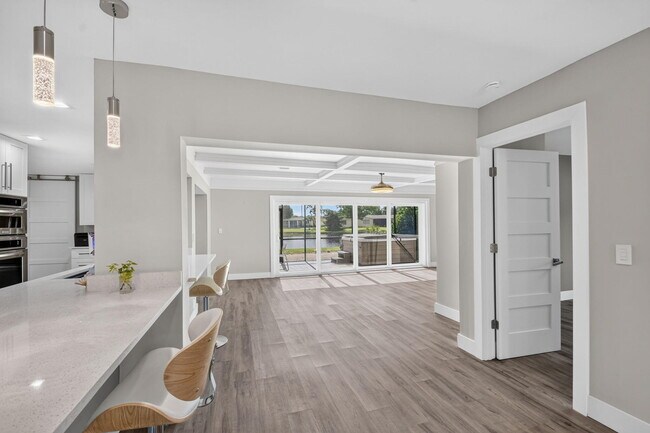 Building Photo - 14624 Country Side Ln