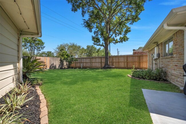 Building Photo - 1727 Shannon Valley Dr