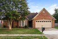 Building Photo - 6665 Millgrove Park Dr