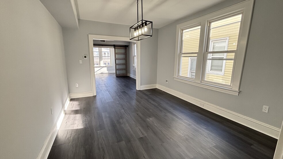 Dining room - 347 Belgrove Dr