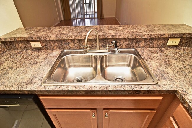 Building Photo - 2 Bed 2 Bath Audubon Place Condo