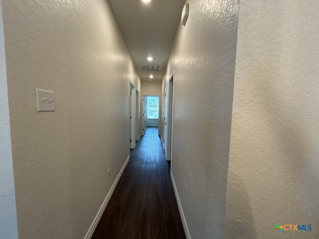 Building Photo - 5112 Rose Gdn Lp