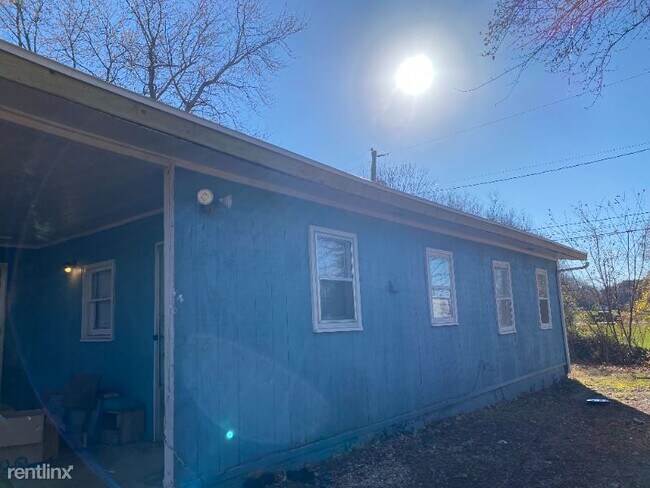 Building Photo - 2 br, 1 bath House - 916 S. Clifton Ave B ...