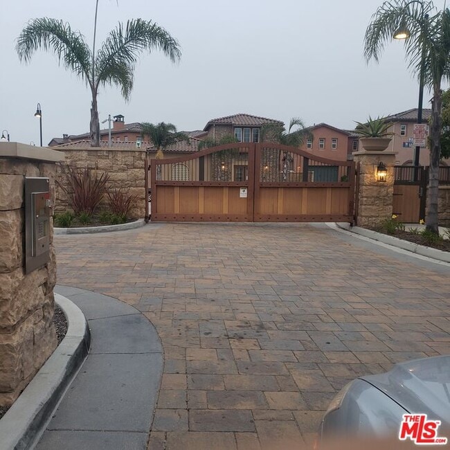 Building Photo - 1541 Thorpe Trl