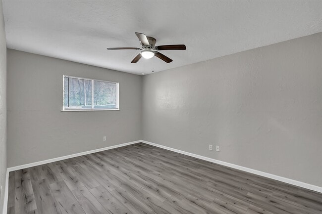 Building Photo - 29806 Lazy Ln