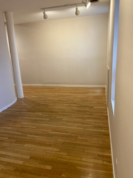 Dining area - 2038 18th St NW