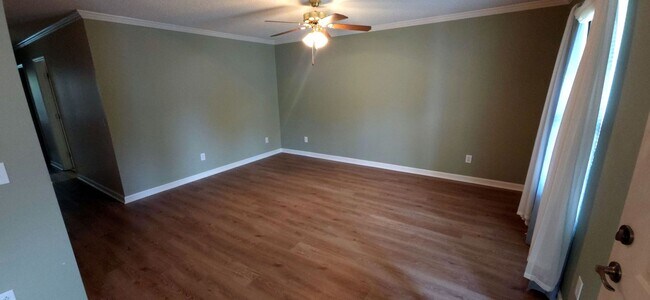 Building Photo - 137 Westmont Dr