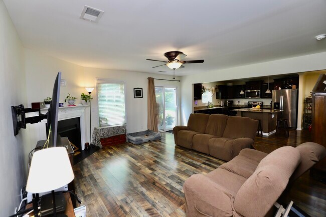 Building Photo - 71 Carina Ln