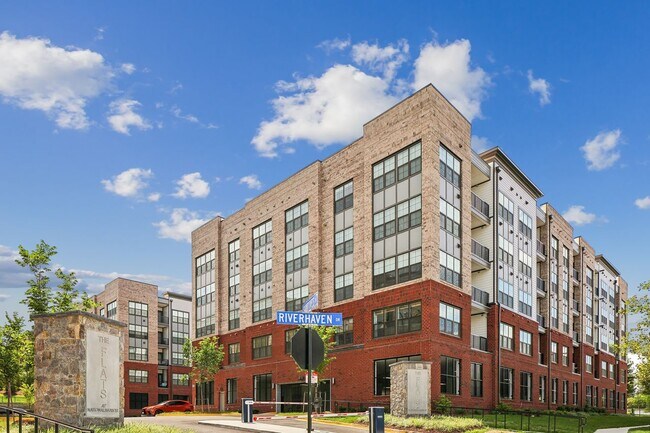 Building Photo - 106 Saint Ives Pl