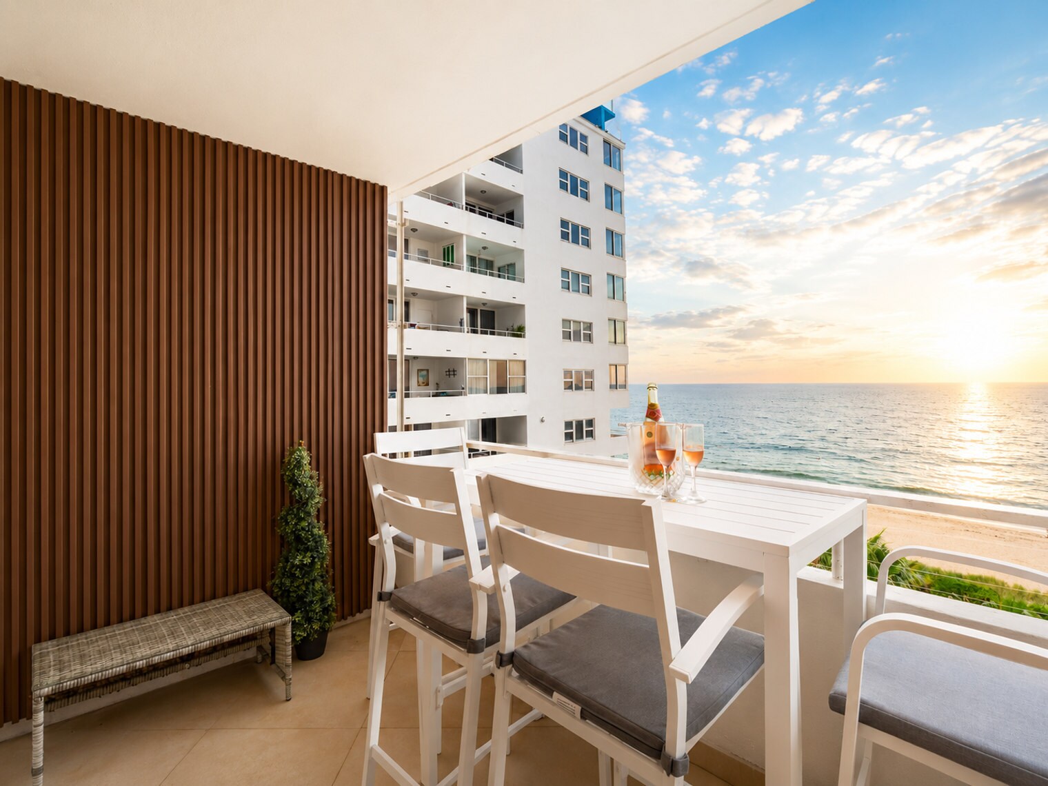 Building Photo - 4040 Galt Ocean Dr