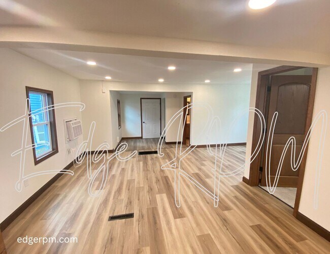 Building Photo - Charming 1 Bedroom, 1 Bathroom Home in Waterloo, IA!