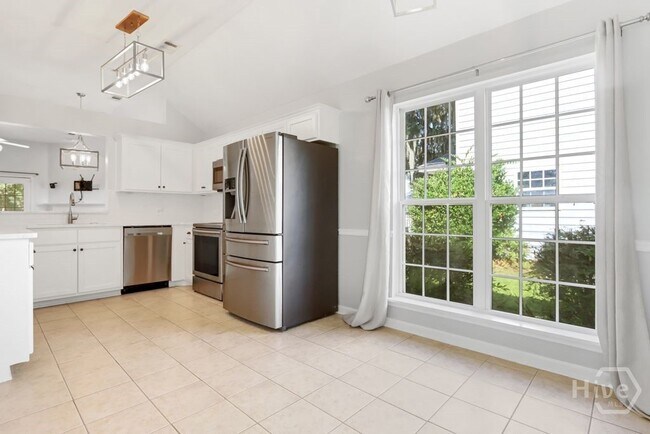 Building Photo - 120 Oak Ridge Cir