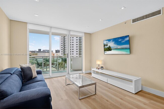 Building Photo - 3001 S Ocean Dr