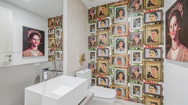 Building Photo - 1000 Brickell Plaza