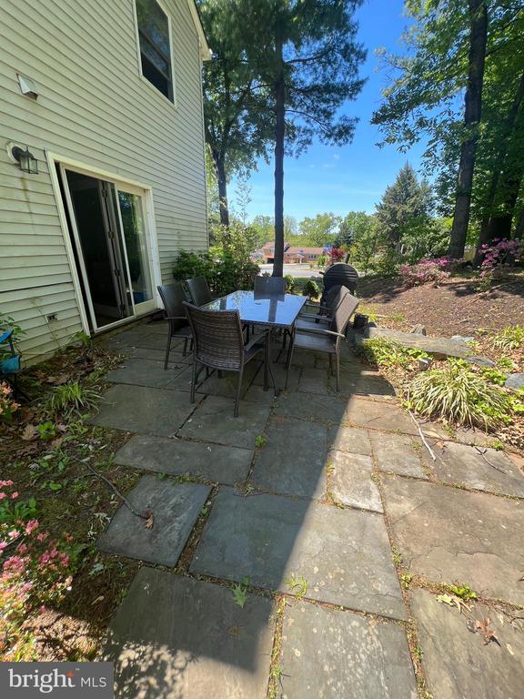 Building Photo - 9365 Tartan View Dr