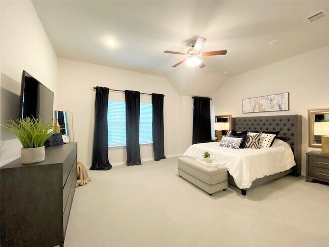 Building Photo - 2612 Cathedral Dr