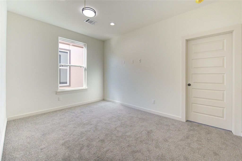 Building Photo - 2920 El Fenice Ln