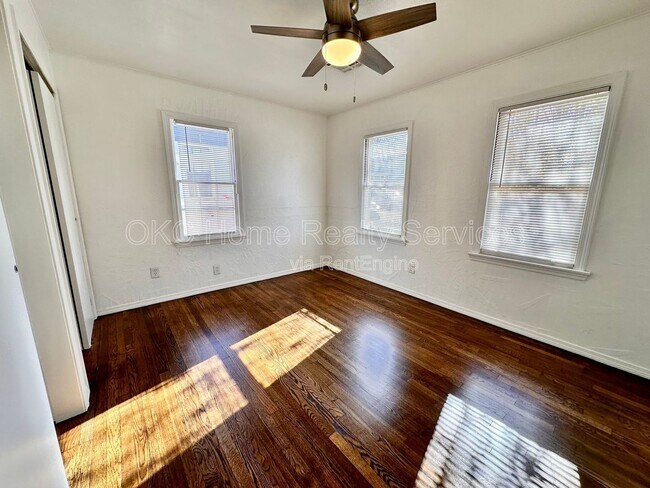 Building Photo - 2537 NW 35th St