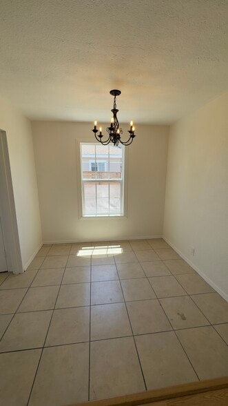 Building Photo - 1232 Laurel Ave